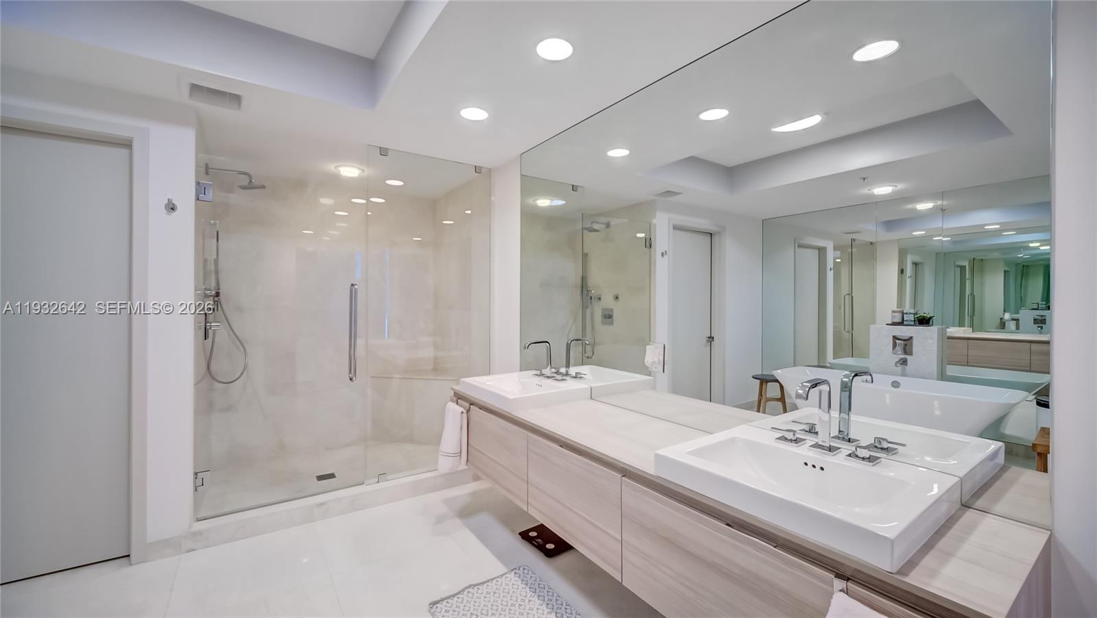MARINA PALMS RESIDENCES S - Residential