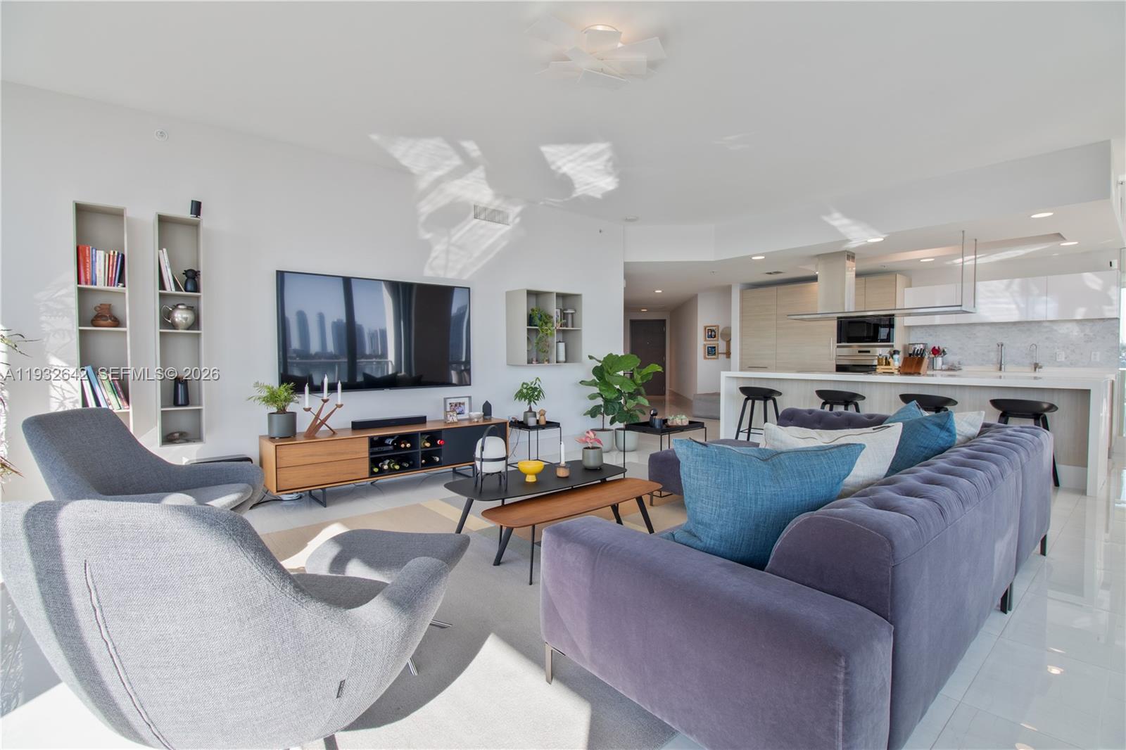 17111 Biscayne Blvd 410