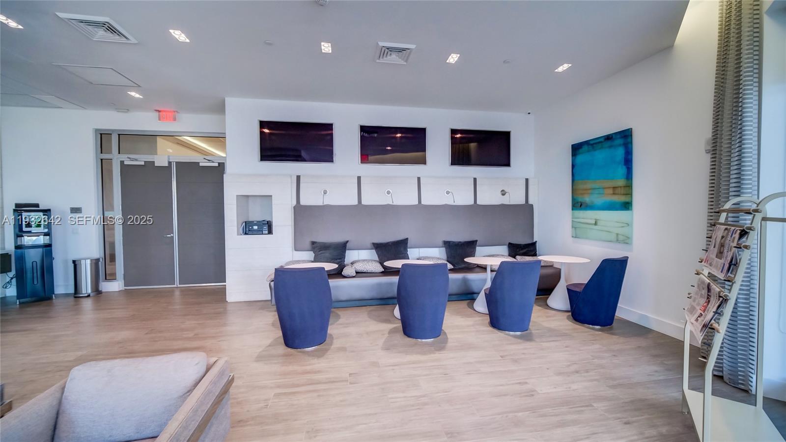 MARINA PALMS RESIDENCES S - Residential