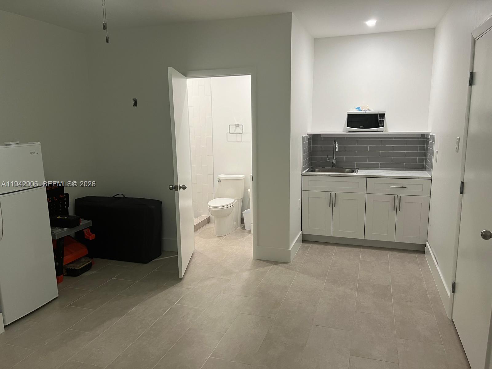 KENDALL TRAILS SUB - Residential Lease