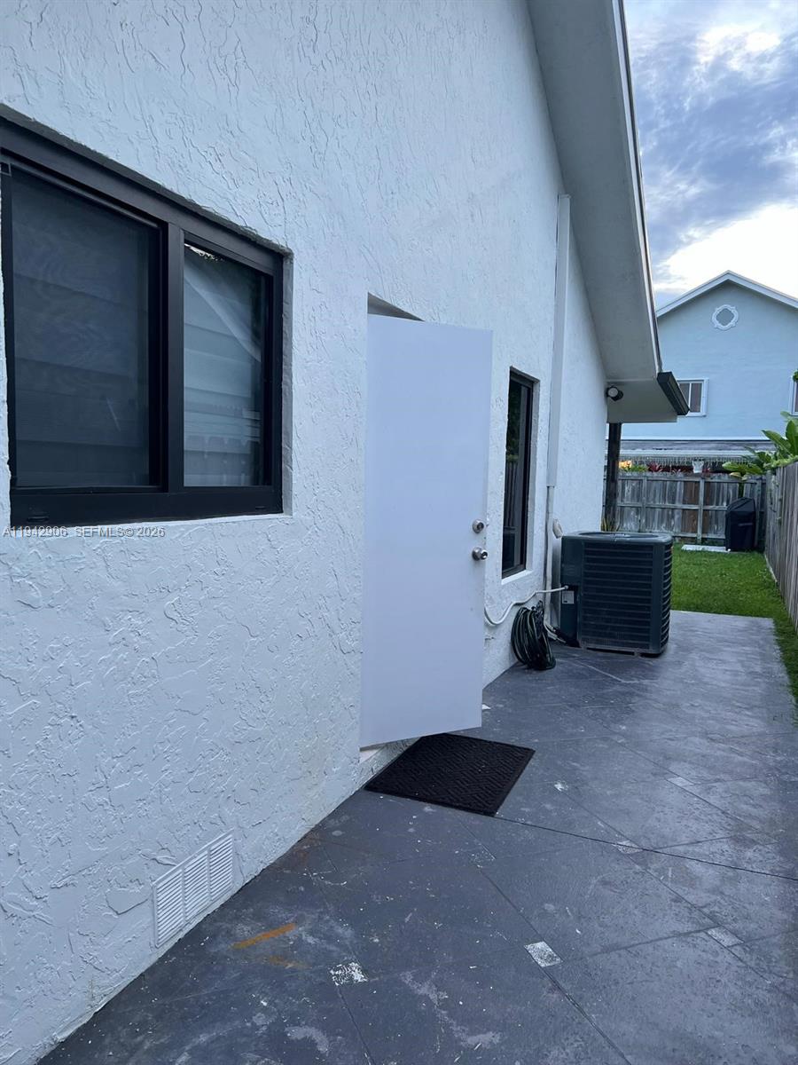 KENDALL TRAILS SUB - Residential Lease