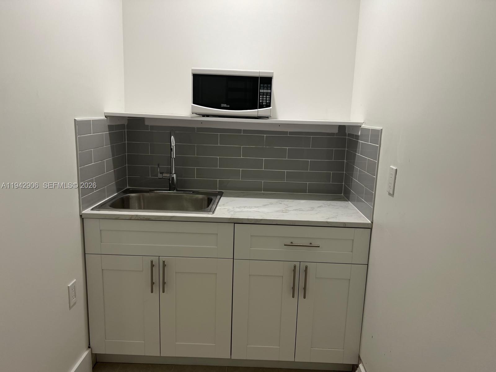 KENDALL TRAILS SUB - Residential Lease