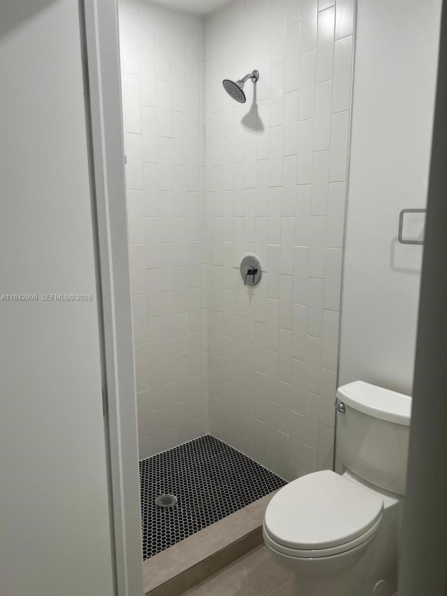 KENDALL TRAILS SUB - Residential Lease