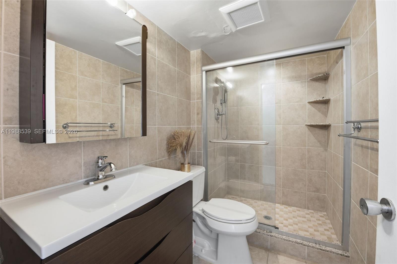 DELVISTA TOWERS CONDO - Residential