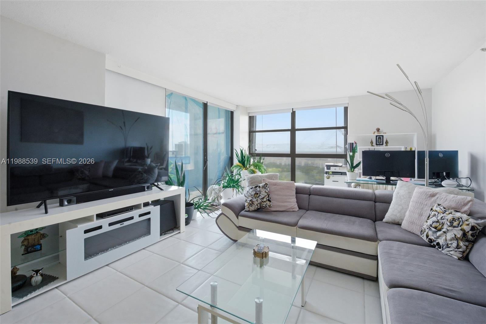 DELVISTA TOWERS CONDO - Residential