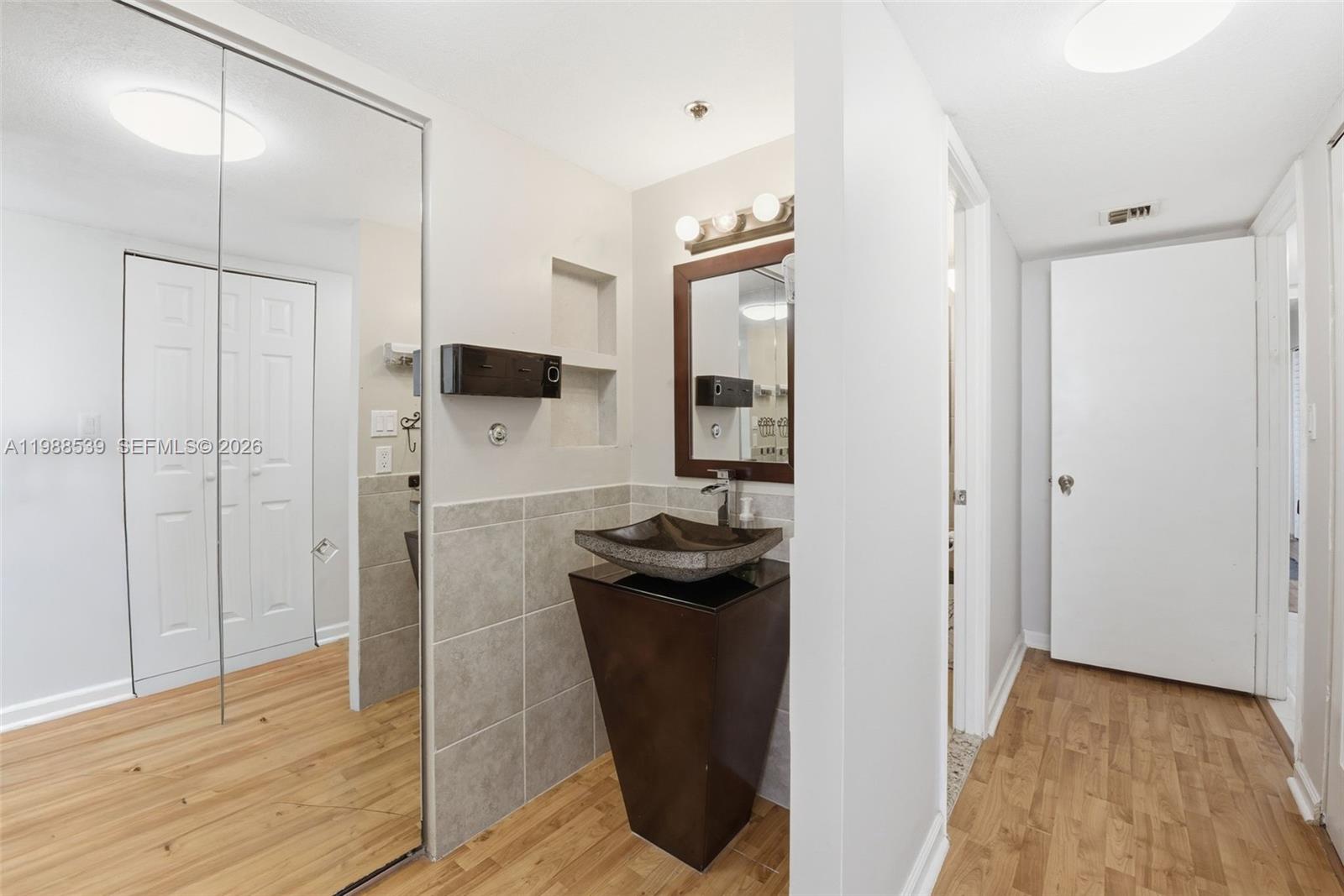 DELVISTA TOWERS CONDO - Residential