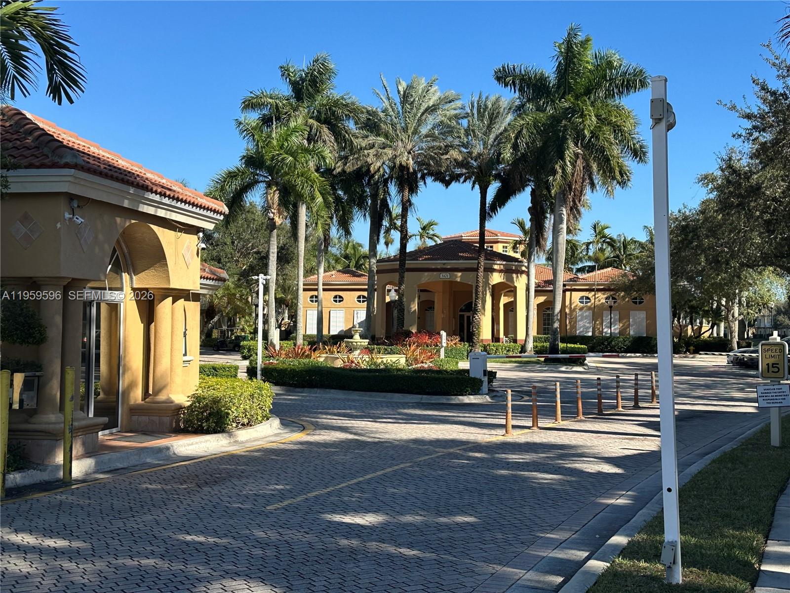 MELROSE POINT CONDO - Residential