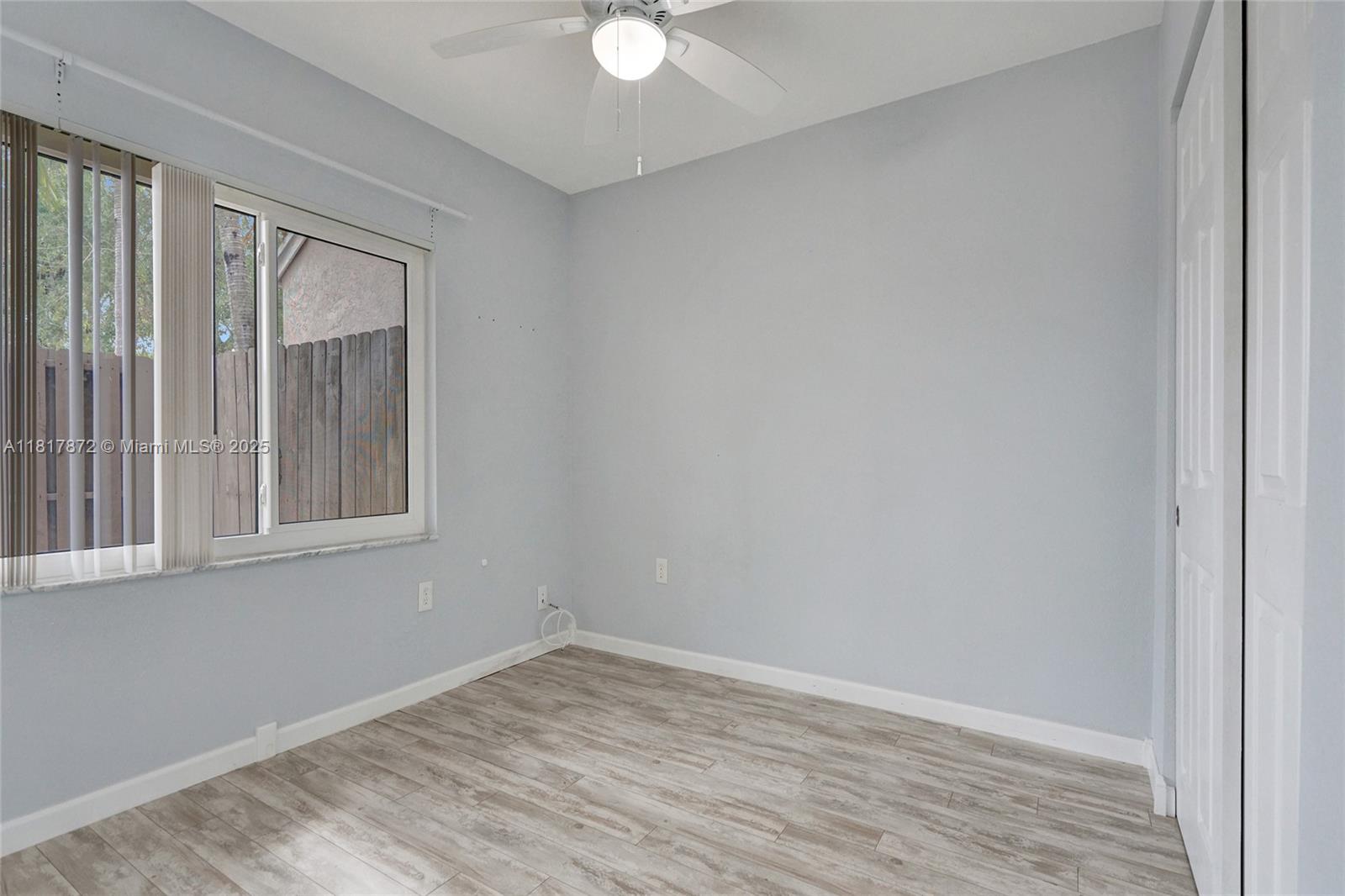 PEMBROKE LAKES SECTION SE - Residential