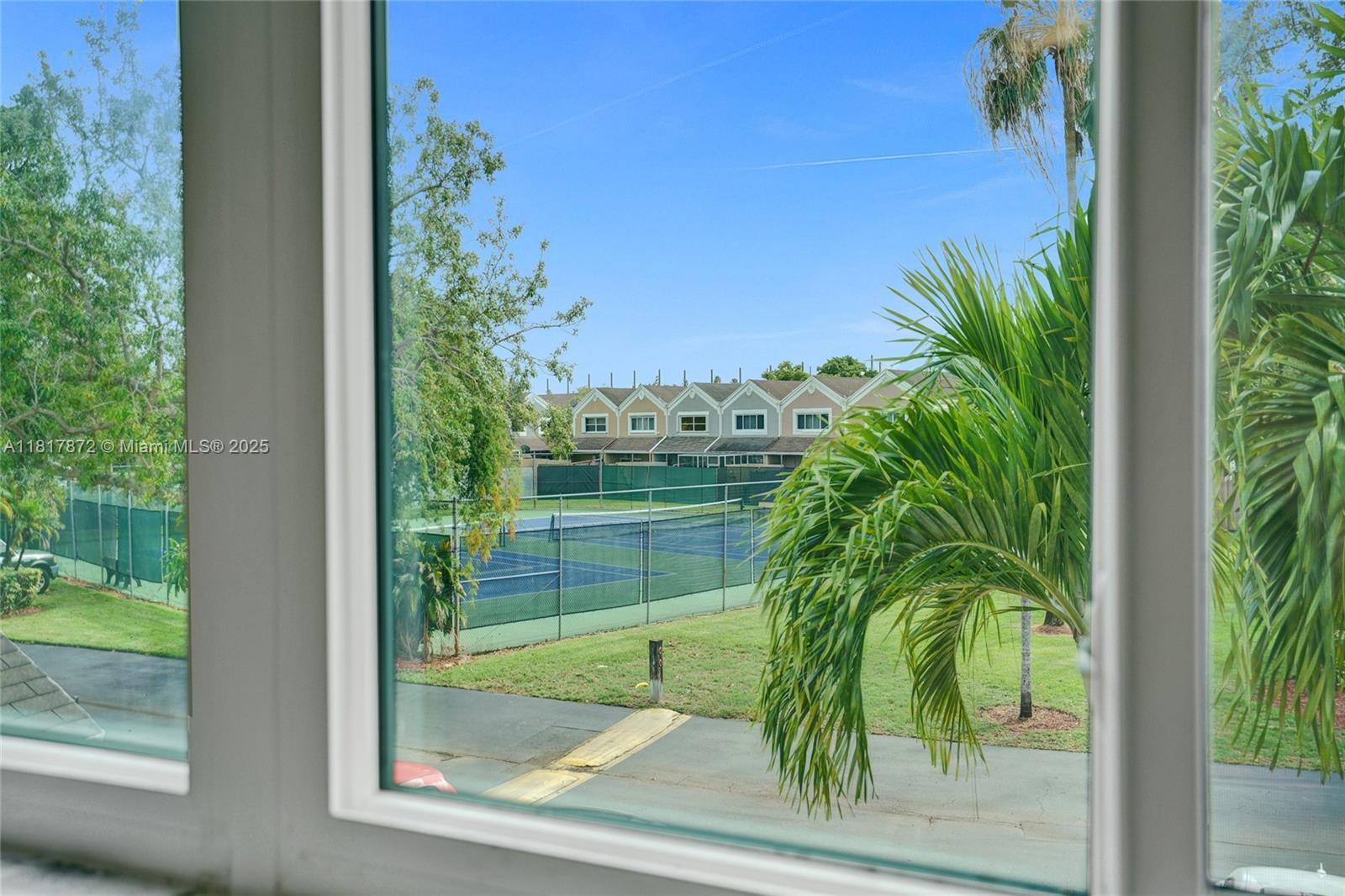 PEMBROKE LAKES SECTION SE - Residential
