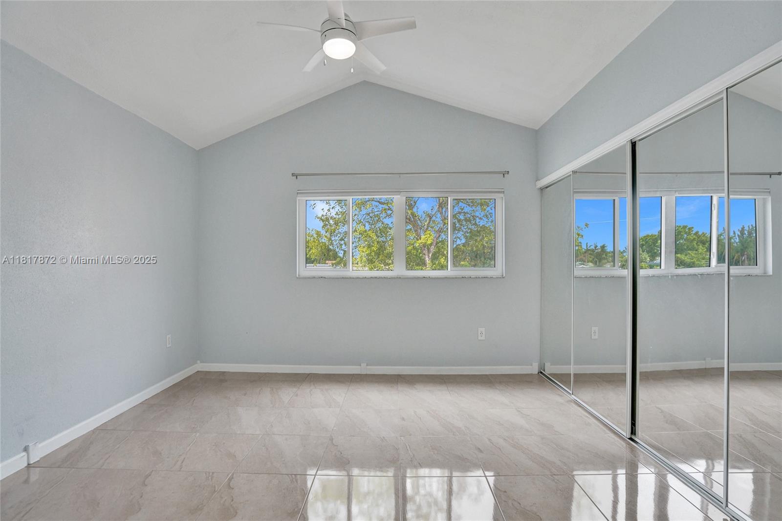 PEMBROKE LAKES SECTION SE - Residential