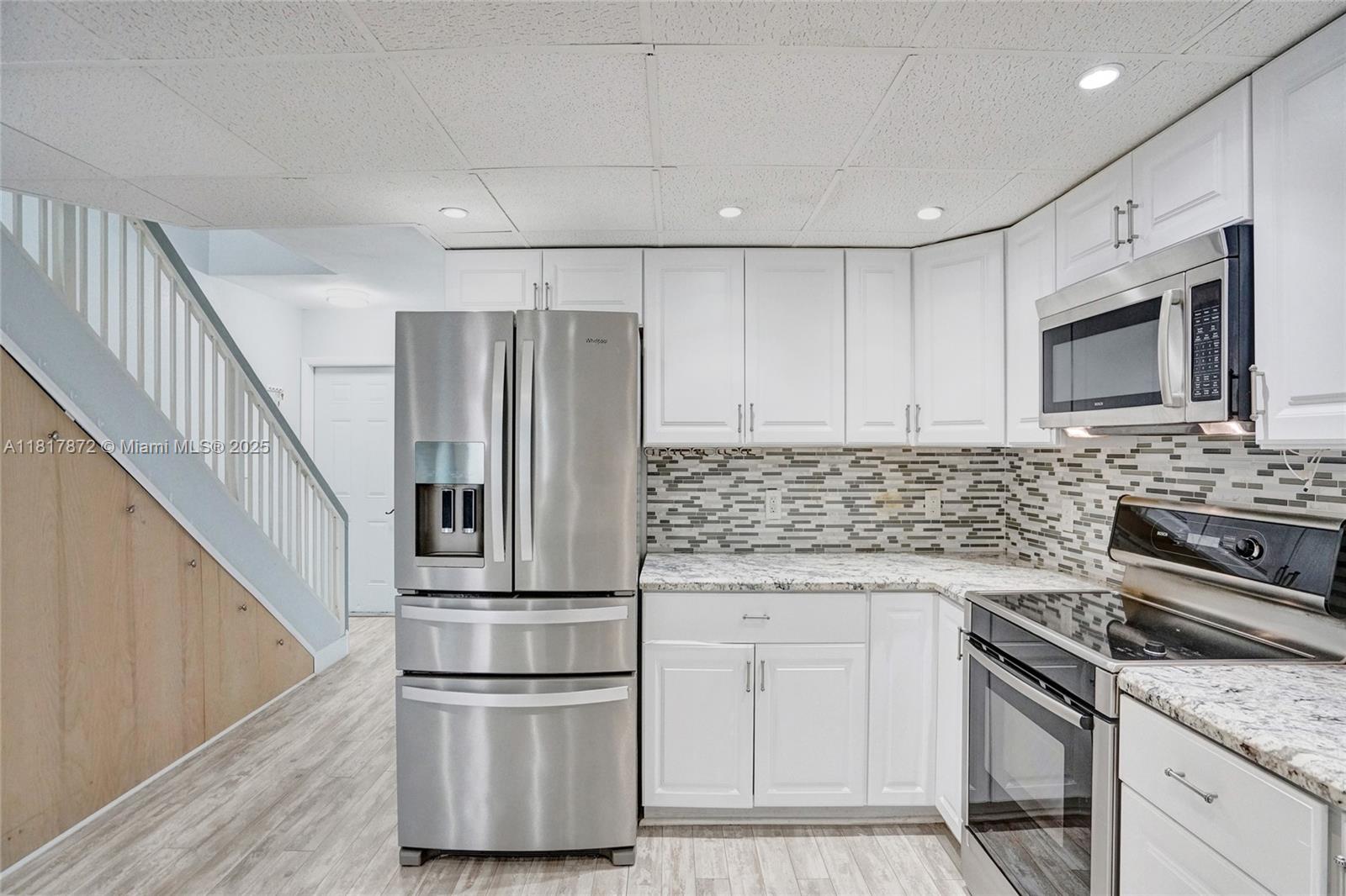 PEMBROKE LAKES SECTION SE - Residential