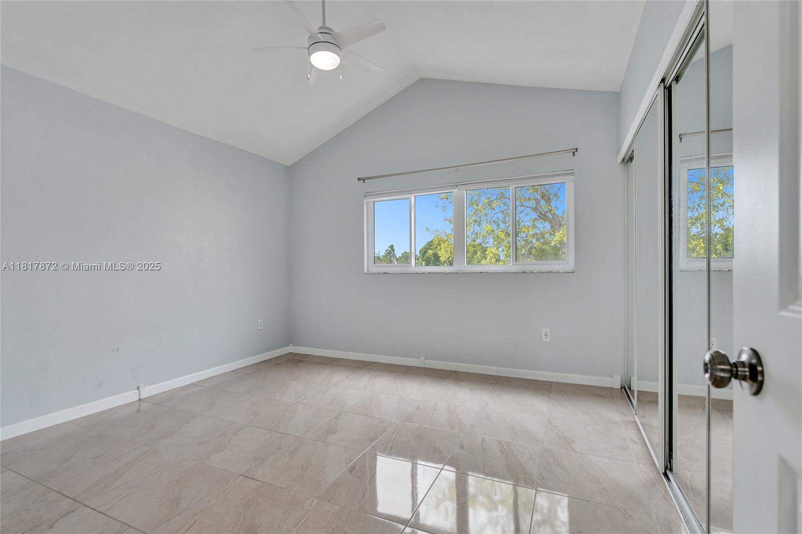 PEMBROKE LAKES SECTION SE - Residential