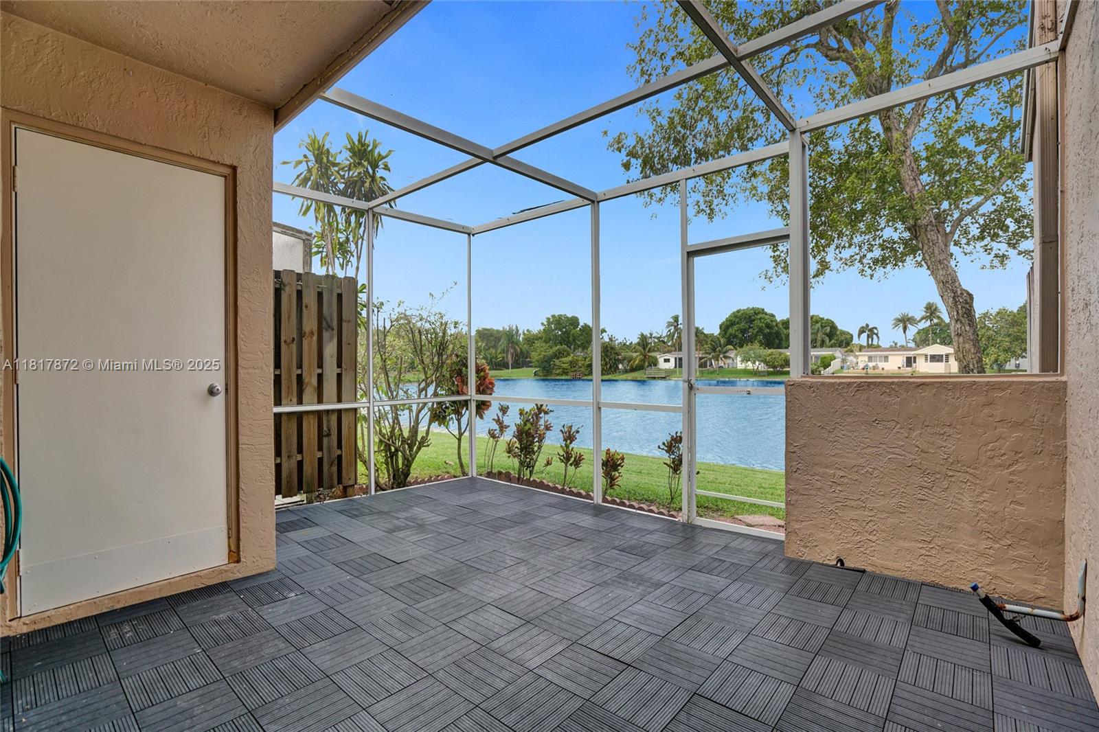 PEMBROKE LAKES SECTION SE - Residential