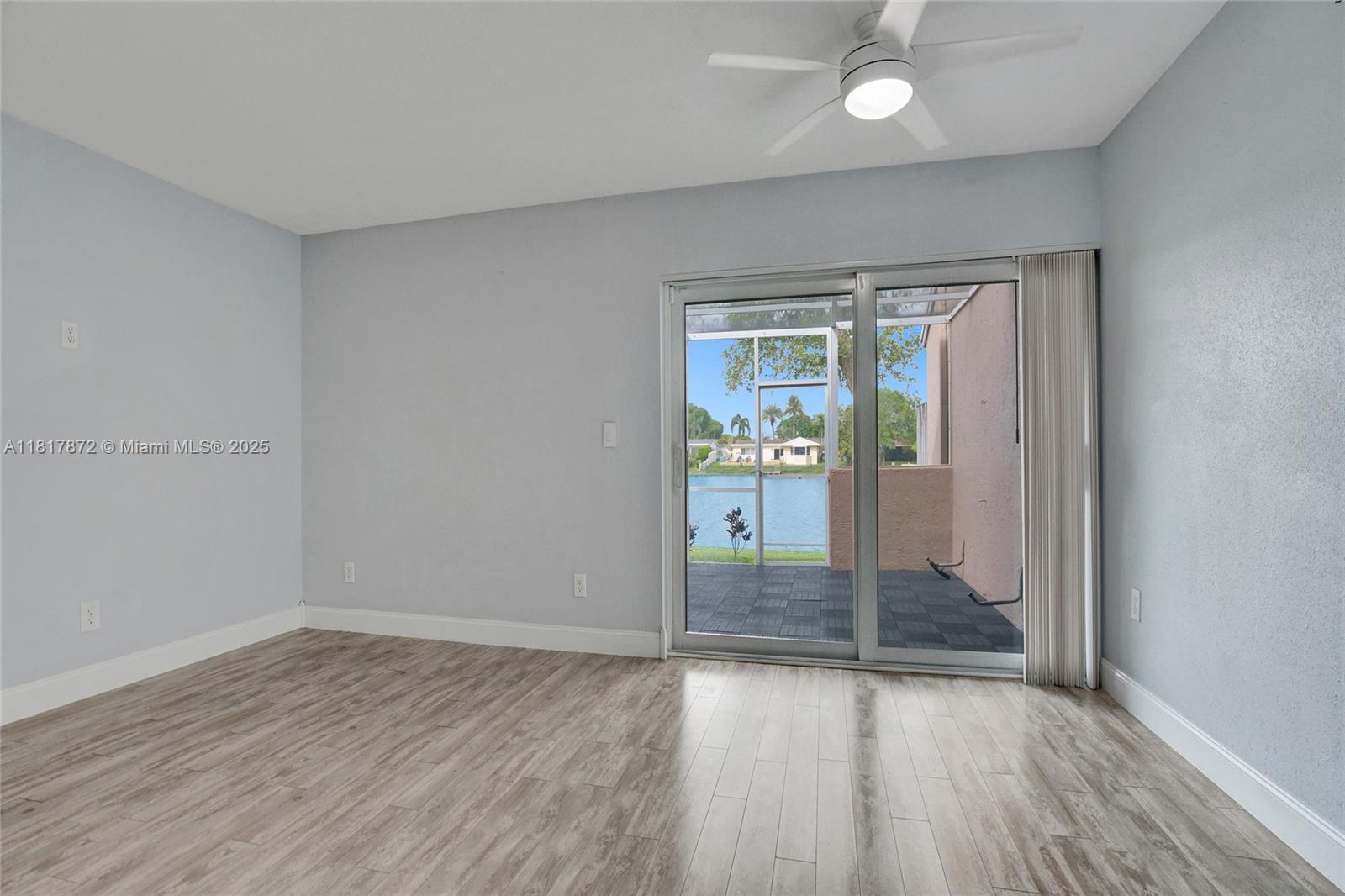 PEMBROKE LAKES SECTION SE - Residential