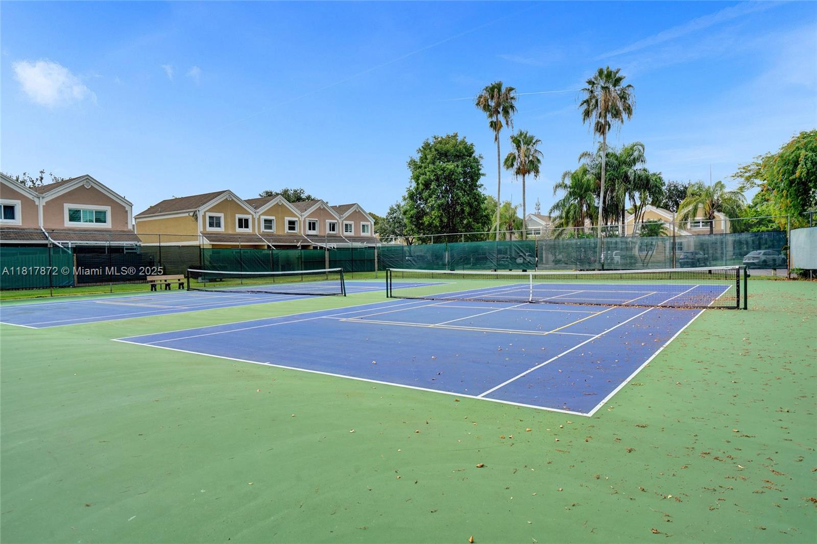 PEMBROKE LAKES SECTION SE - Residential