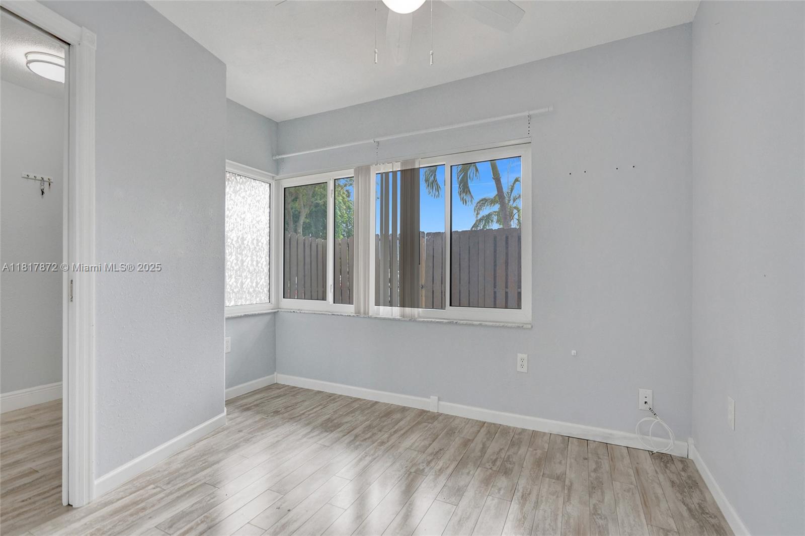 PEMBROKE LAKES SECTION SE - Residential