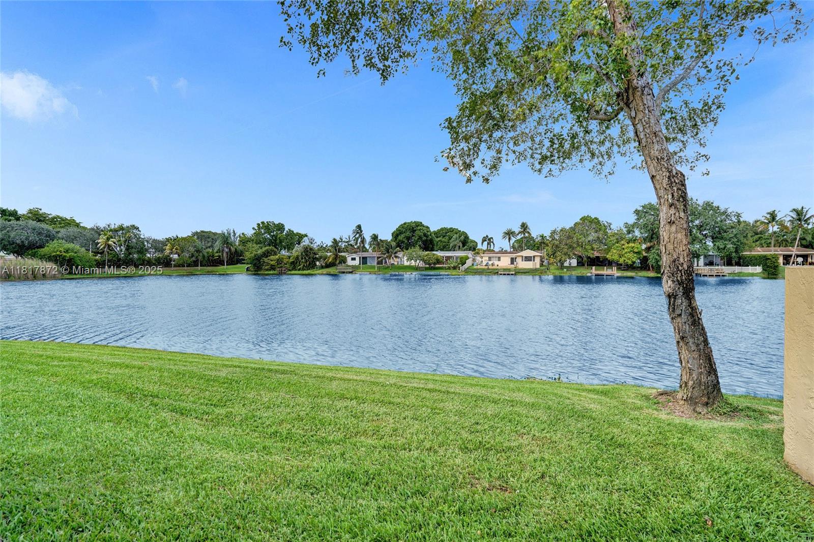 PEMBROKE LAKES SECTION SE - Residential