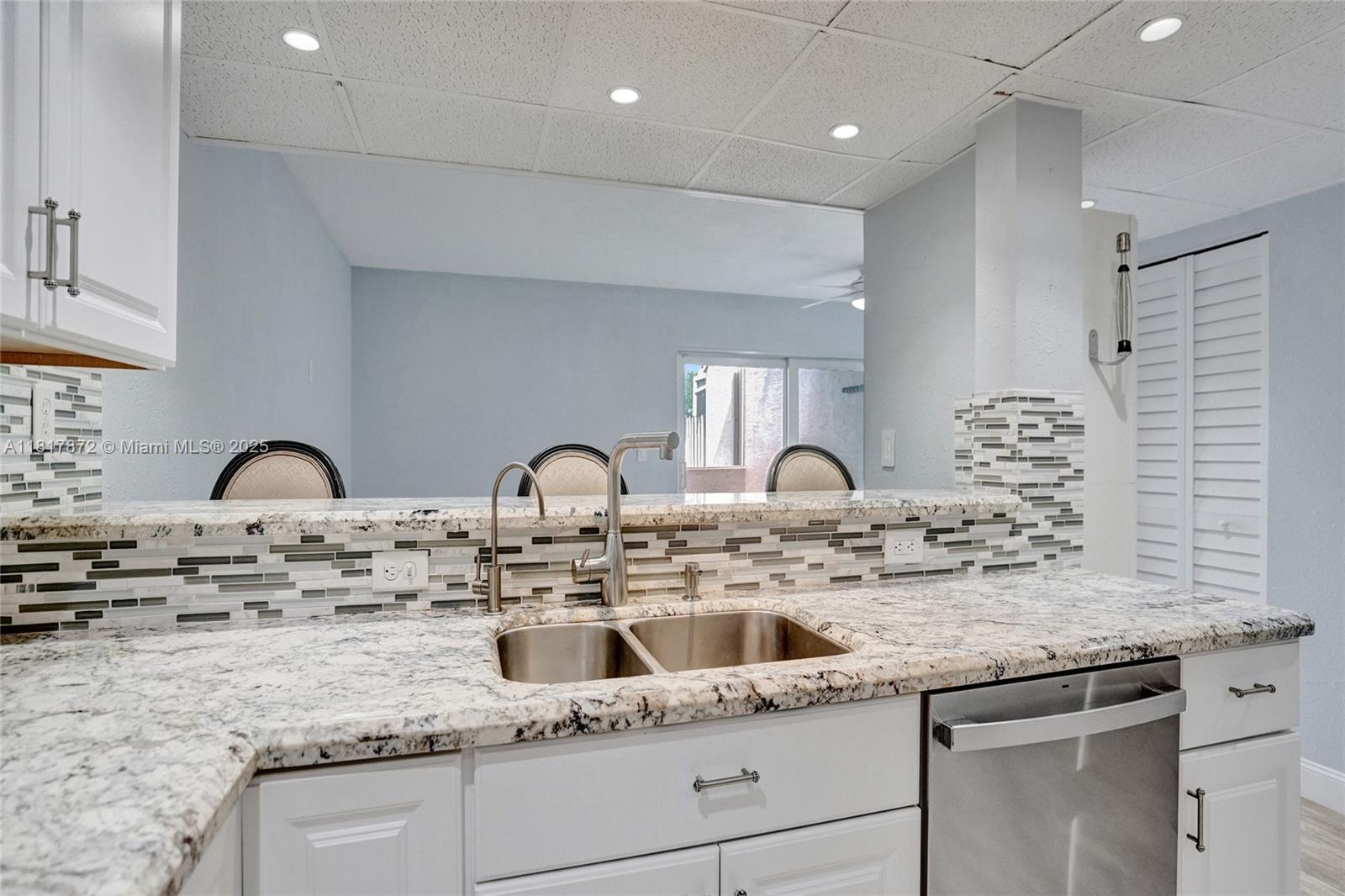 PEMBROKE LAKES SECTION SE - Residential