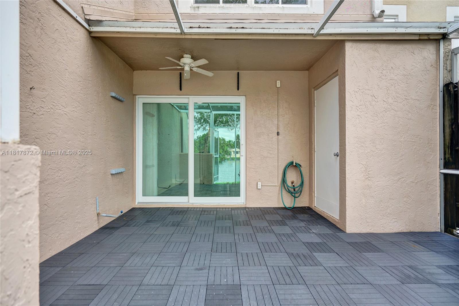 PEMBROKE LAKES SECTION SE - Residential