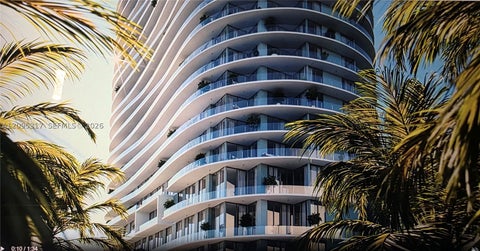 2411 LAGUNA CIRCLE 906 North Miami Beach FL 33181