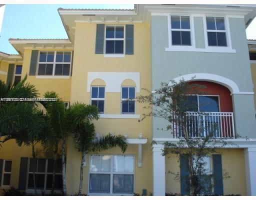 Amazing 2-bed/2-bath unit in an excellent Doral area with ceramic and wood floors. Close to top-rated A+ schools. Don't miss this opportunity.
