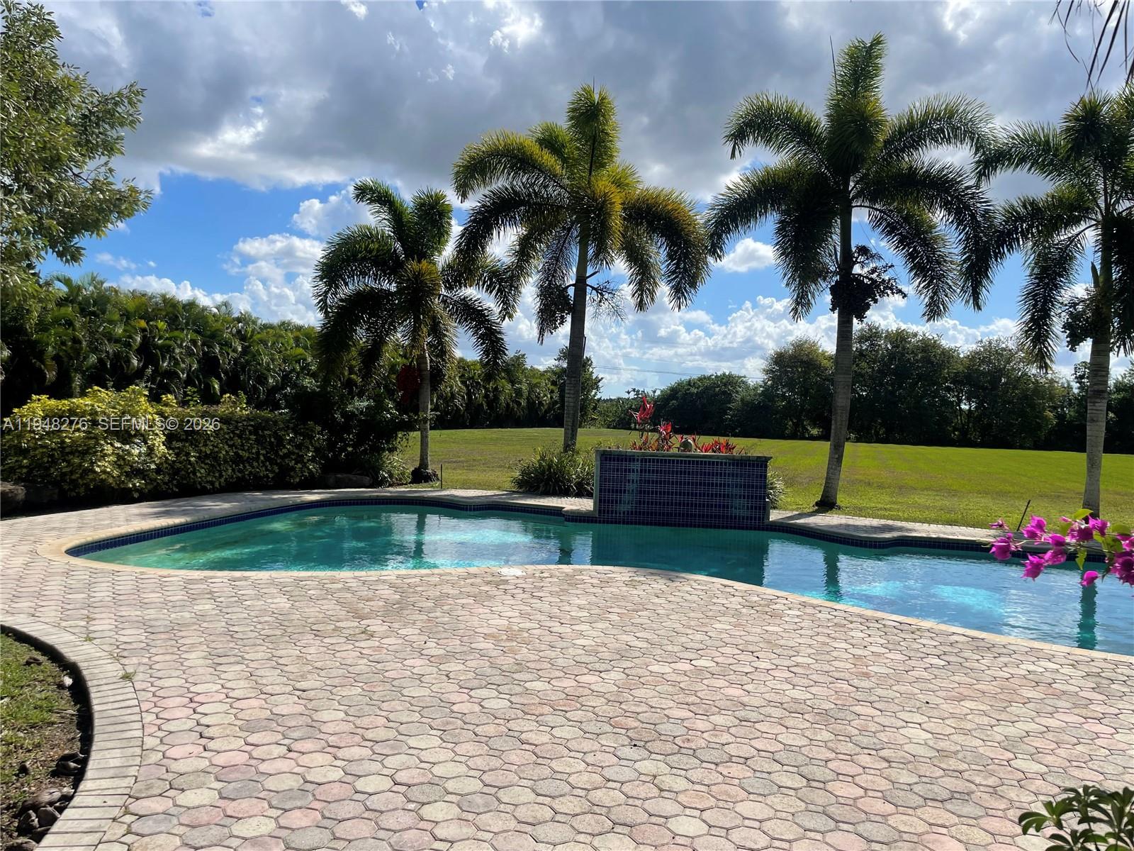 Prestigious Redlands - Residential