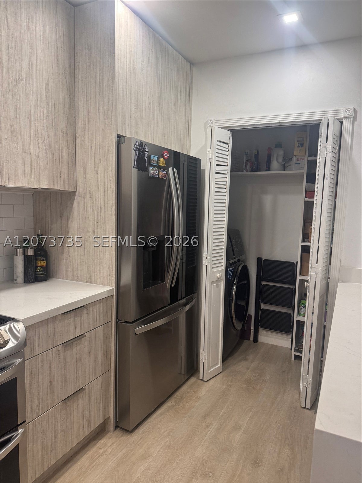 323 Navarre Ave 301