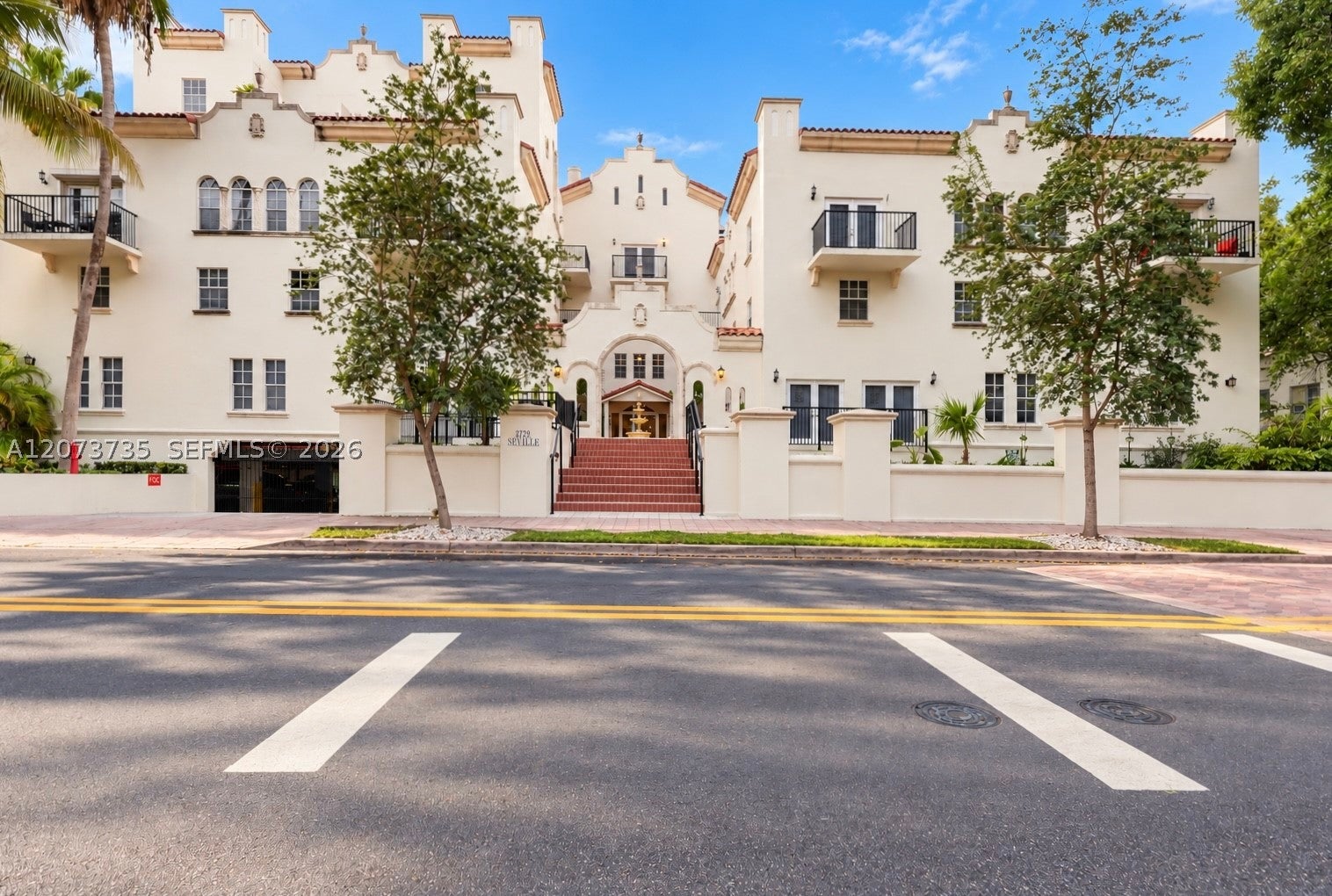 323 Navarre Ave