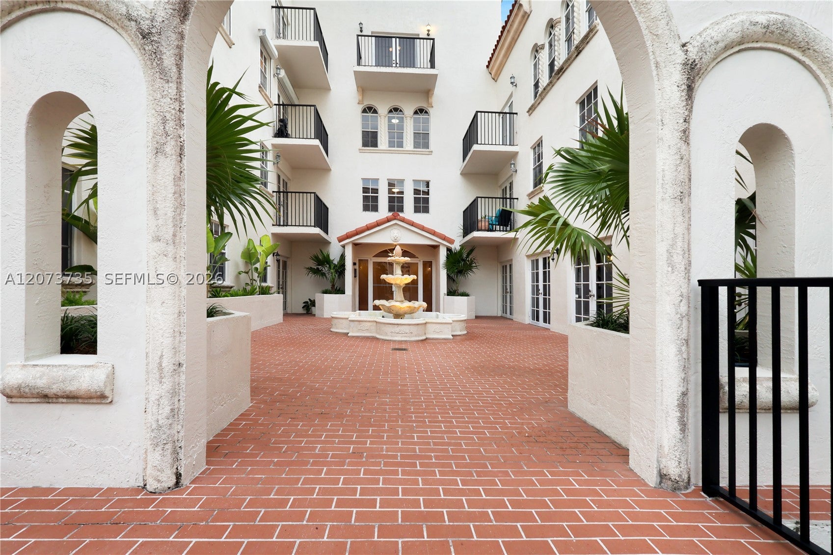 323 Navarre Ave 301