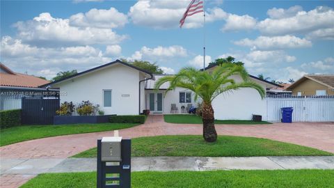 10433 SW 21st Ter Miami FL 33165