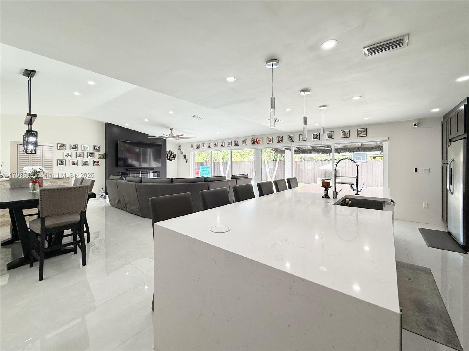 LOYOLA ESTATES - Residential