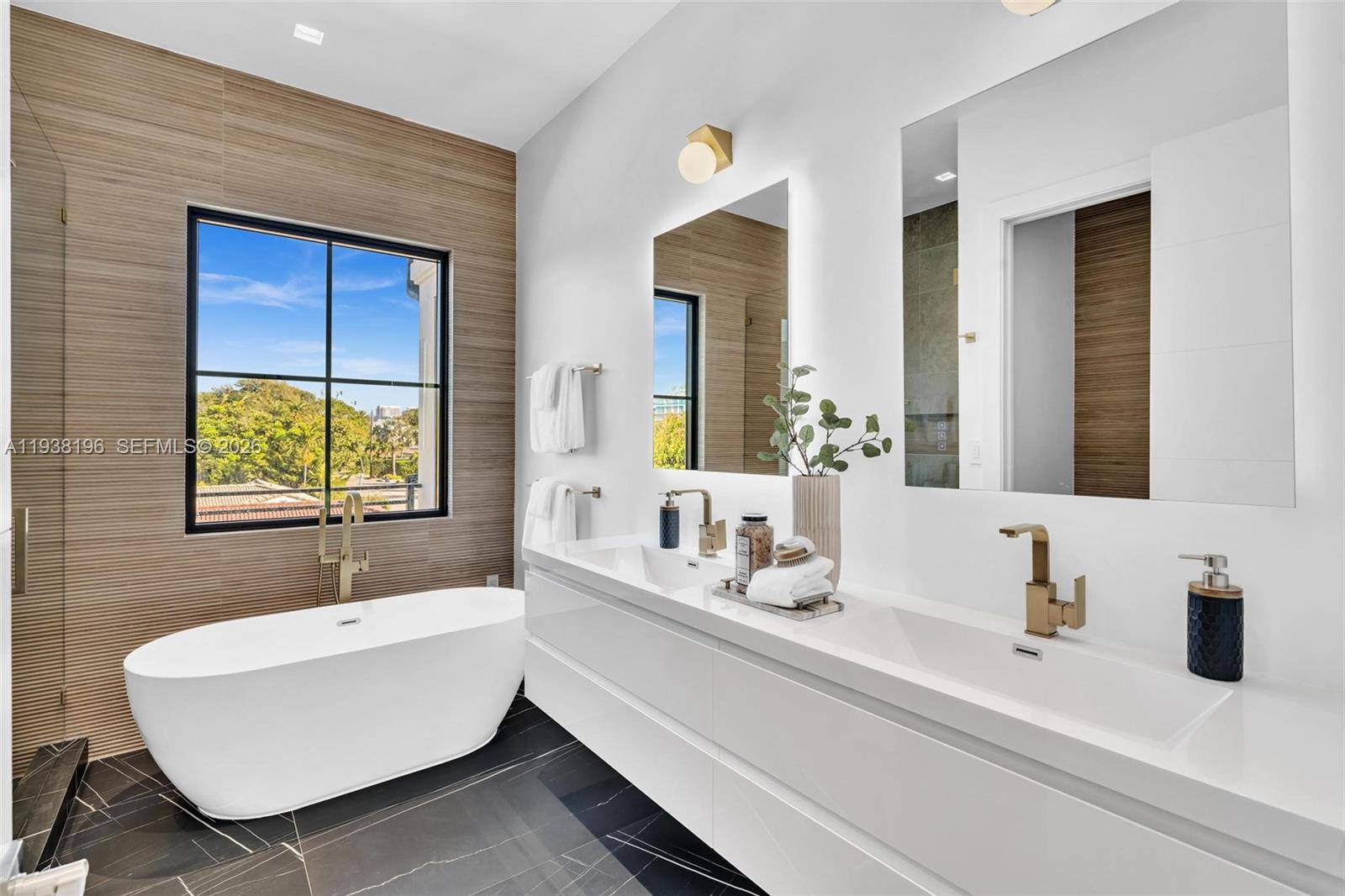 ALTOS DEL MAR NO 5 - Residential