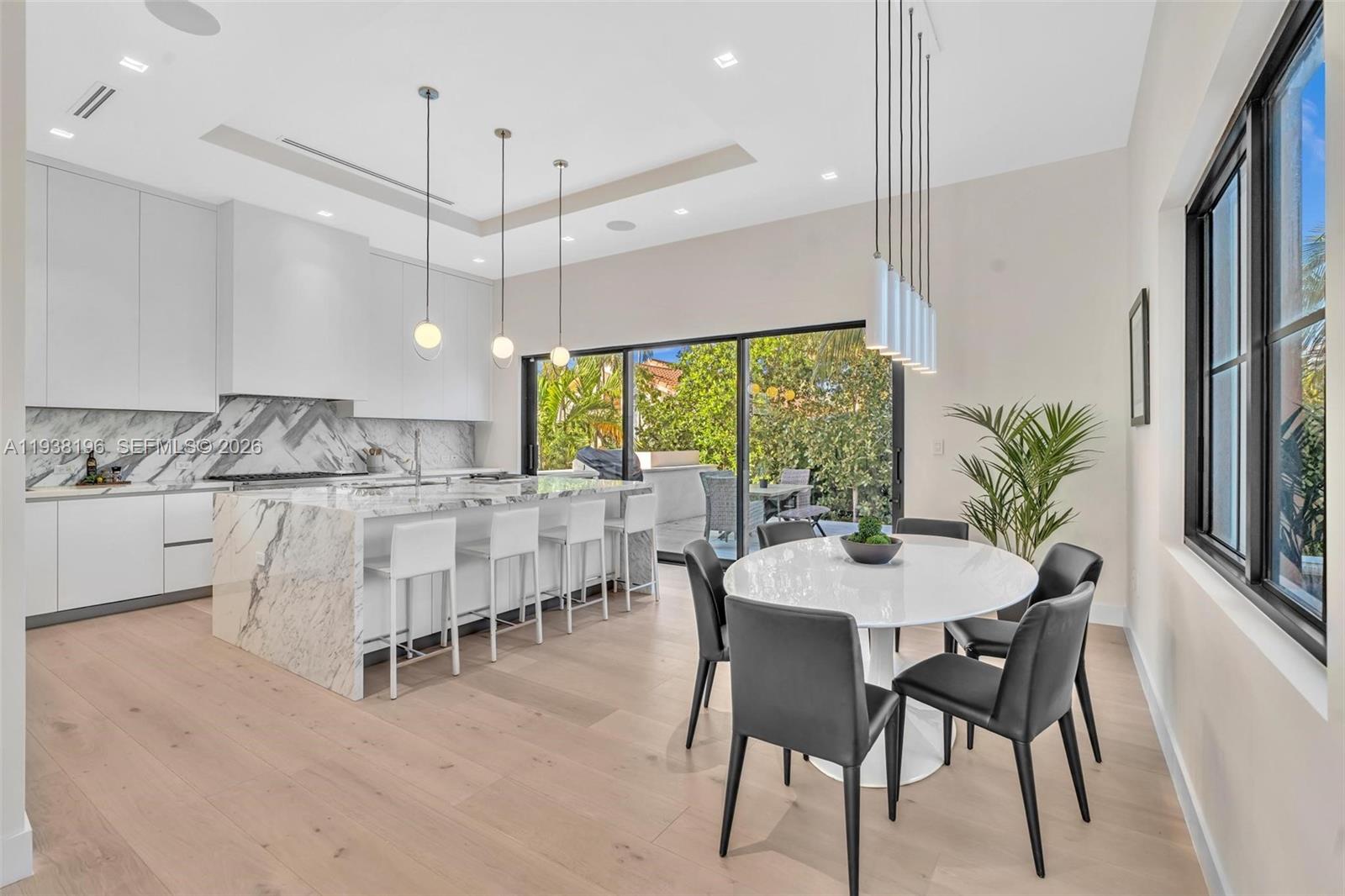 ALTOS DEL MAR NO 5 - Residential