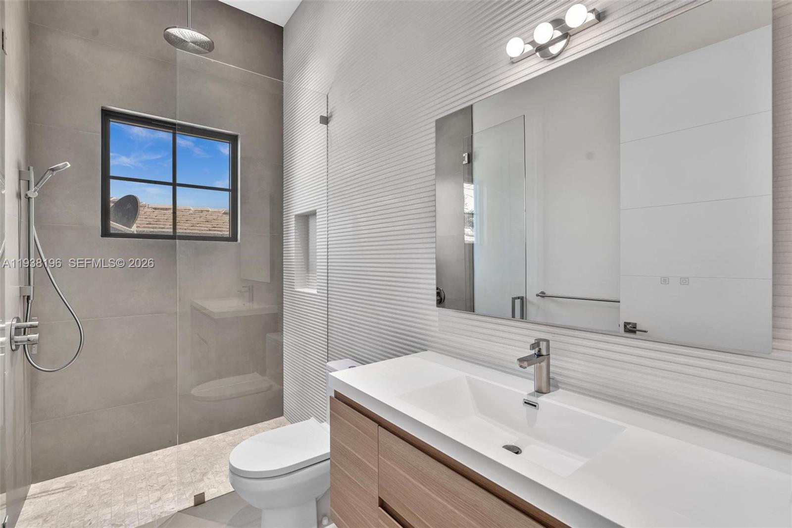 ALTOS DEL MAR NO 5 - Residential