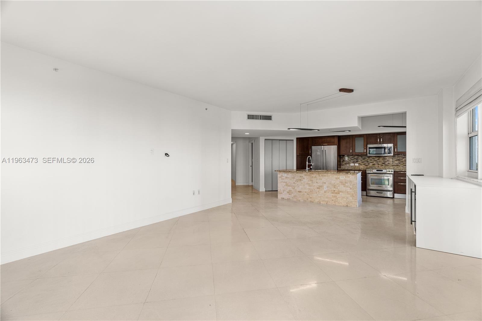 TURNBERRY VLG NO TOWER CO - Residential