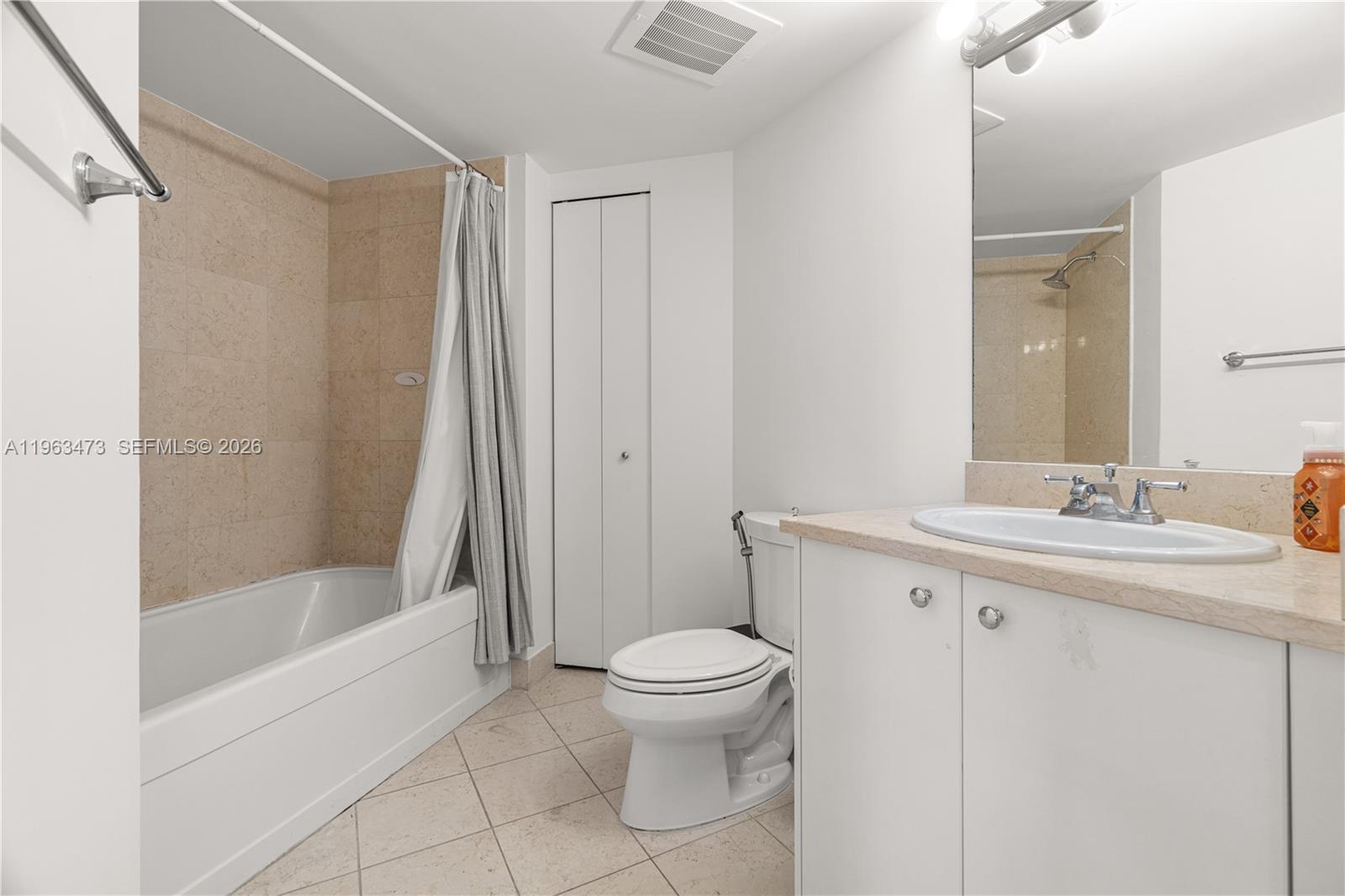 TURNBERRY VLG NO TOWER CO - Residential