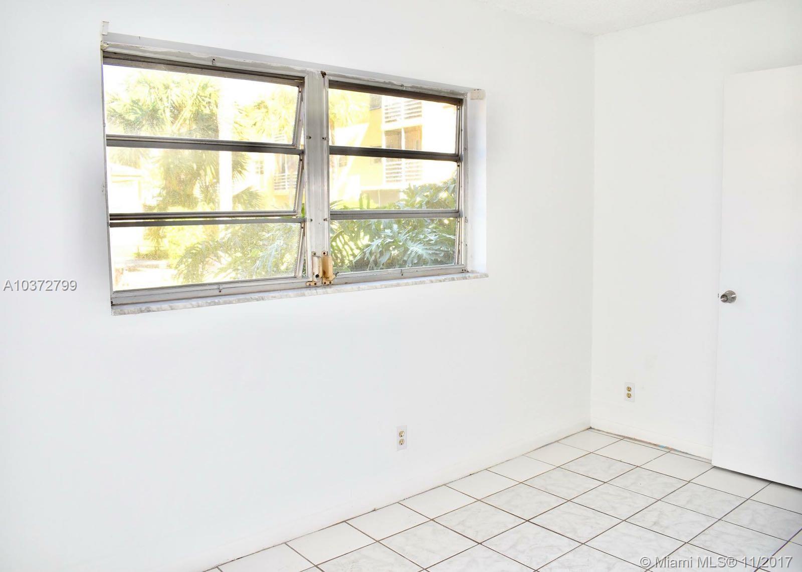 GARDENS AT LAUDERHILL CON - Residential