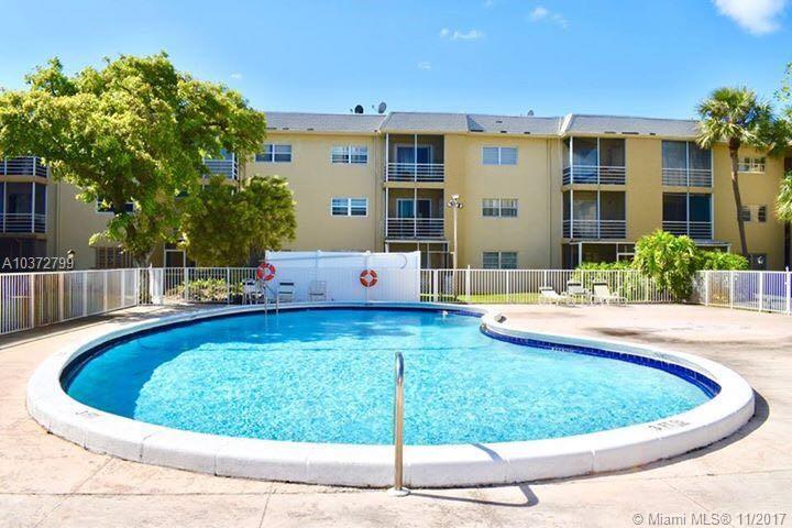 GARDENS AT LAUDERHILL CON - Residential