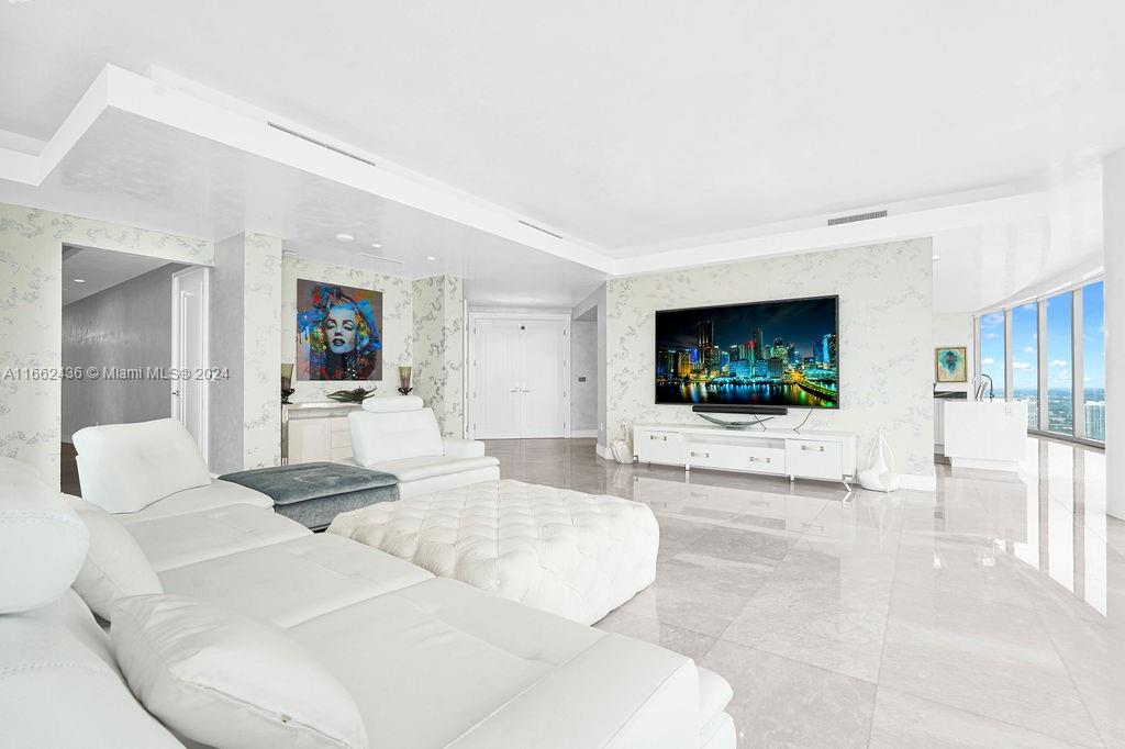 17901 Collins Ave 4005