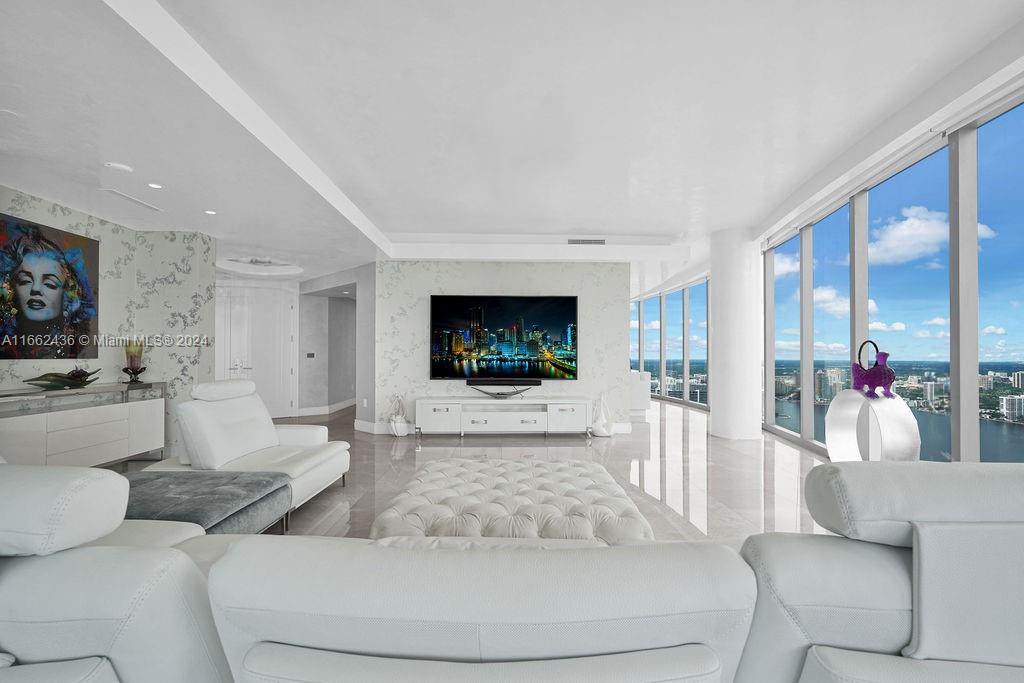 17901 Collins Ave 4005
