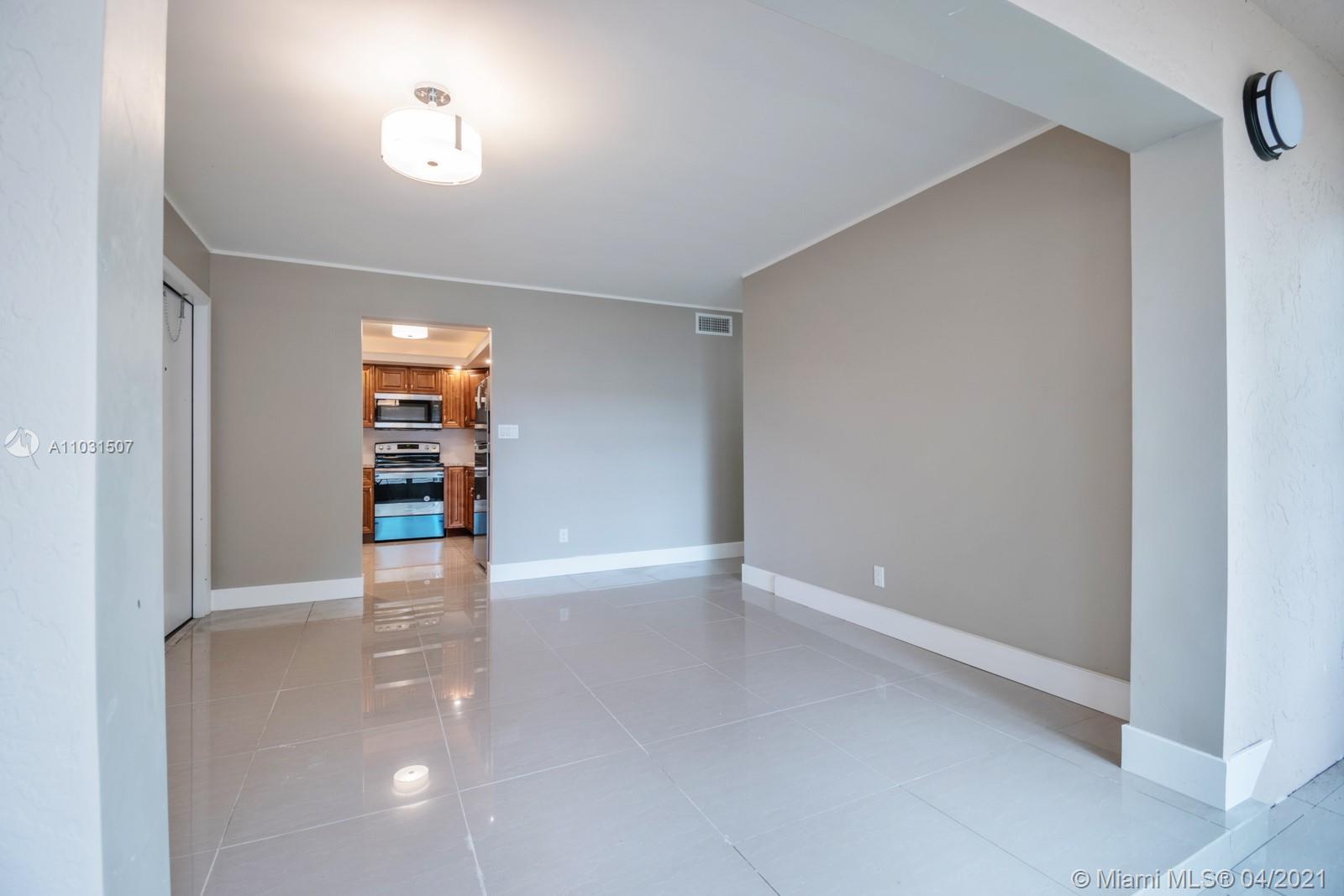 LAURELS AT MARGATE CONDO - Residential