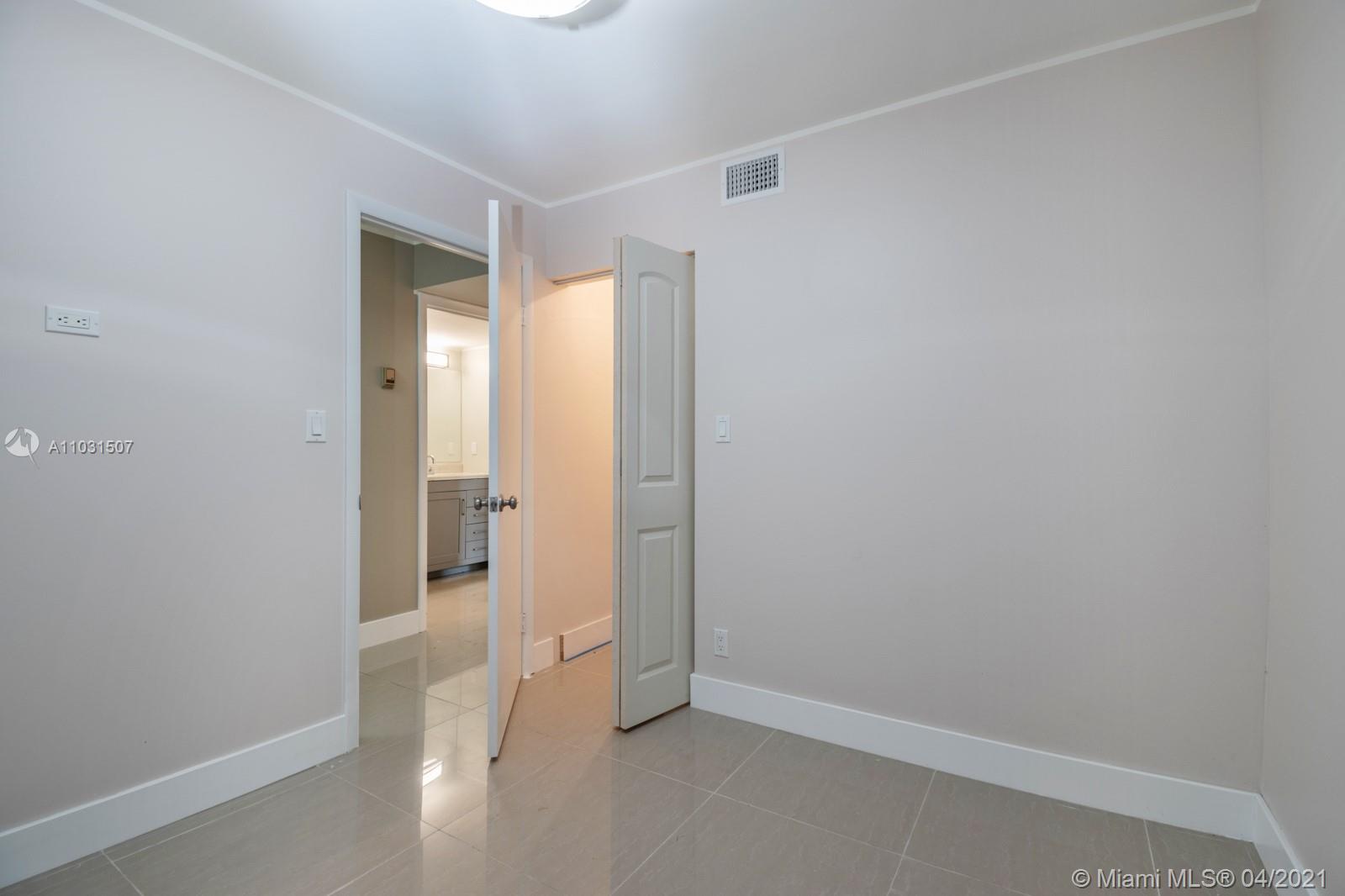 LAURELS AT MARGATE CONDO - Residential