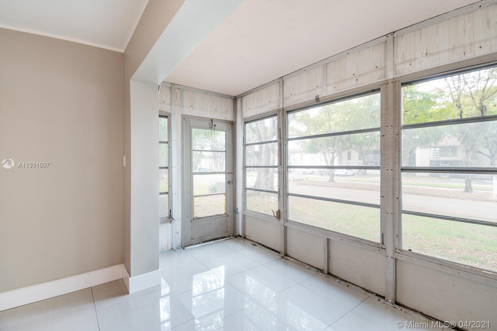 LAURELS AT MARGATE CONDO - Residential