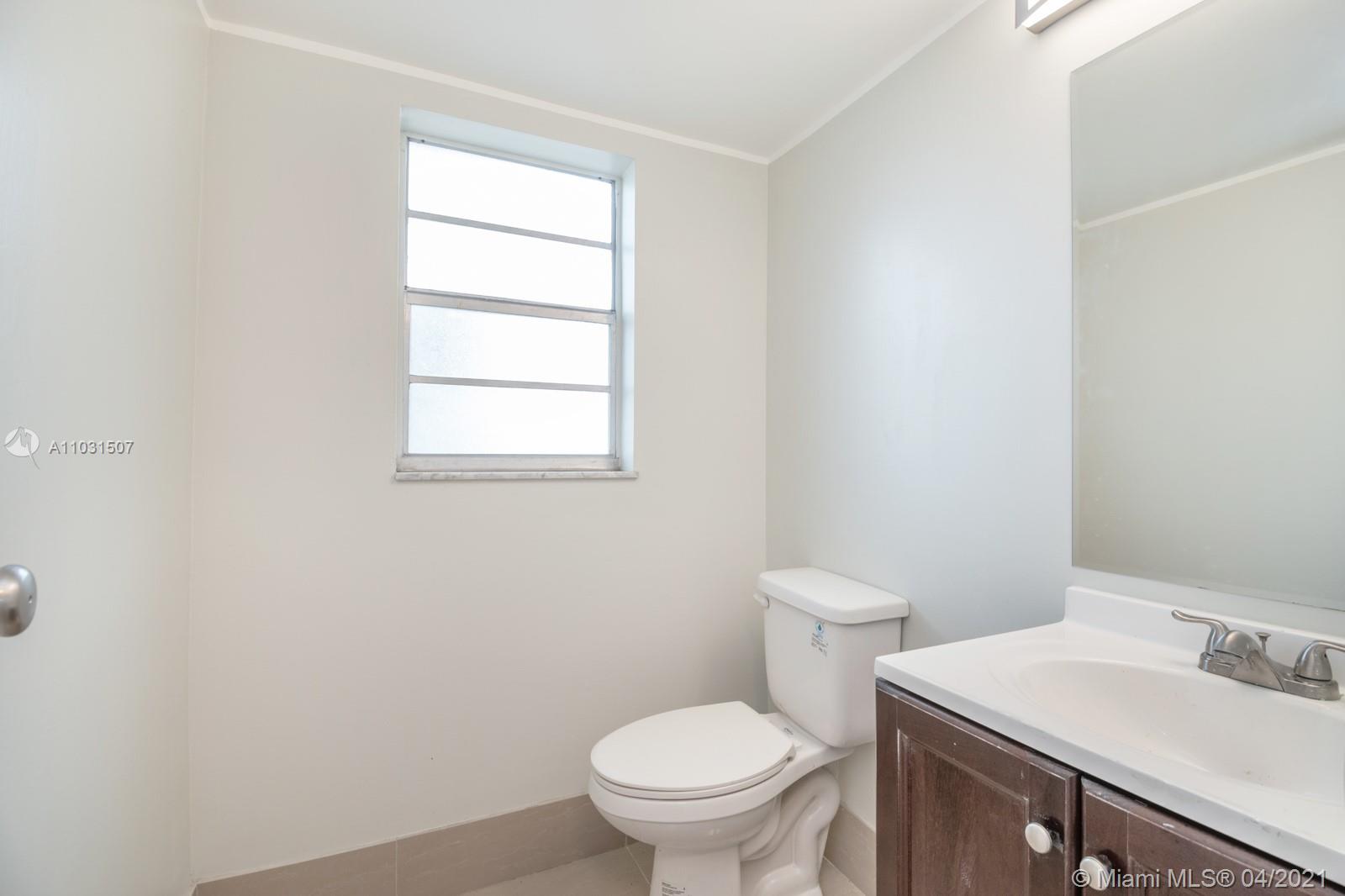 LAURELS AT MARGATE CONDO - Residential