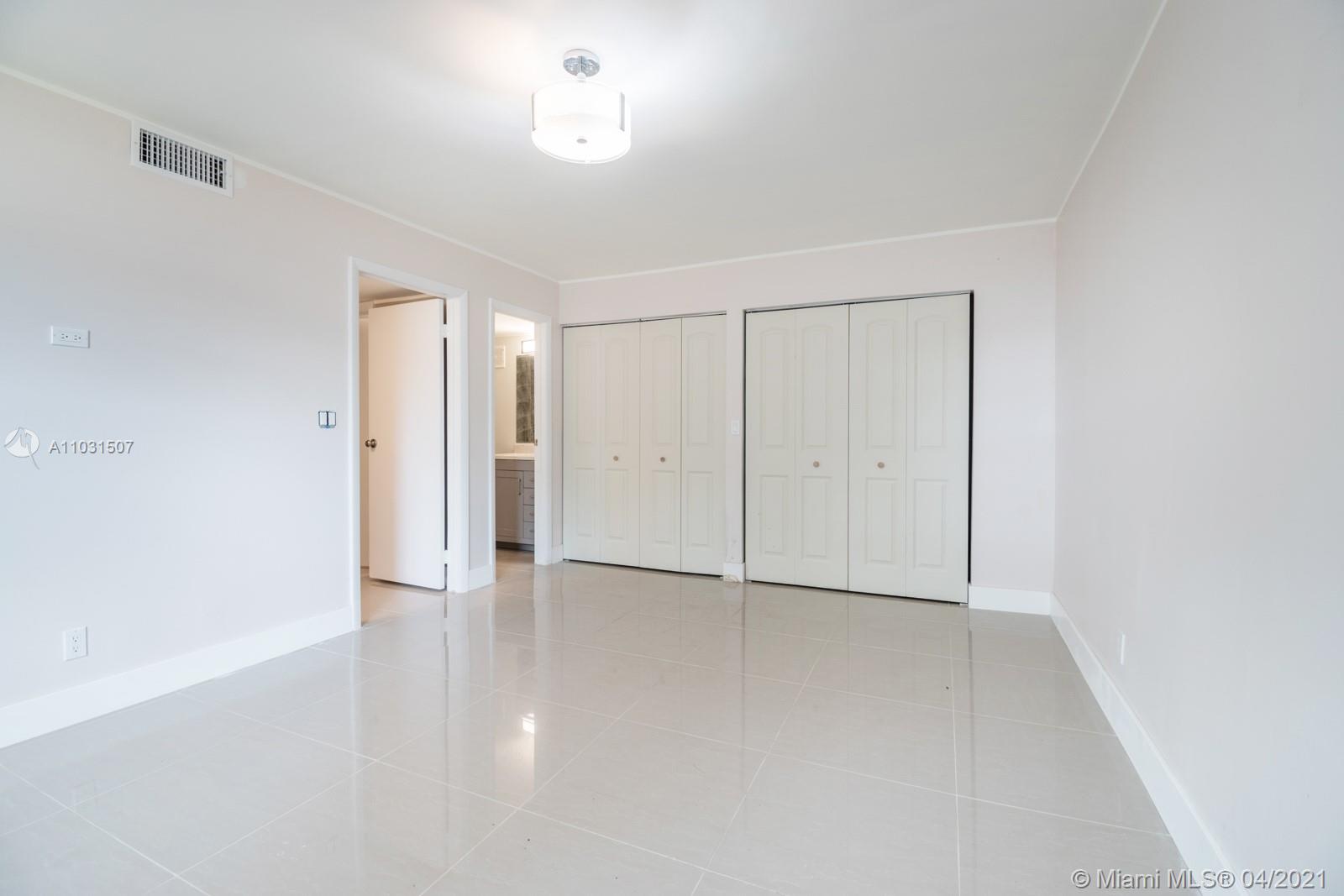 LAURELS AT MARGATE CONDO - Residential