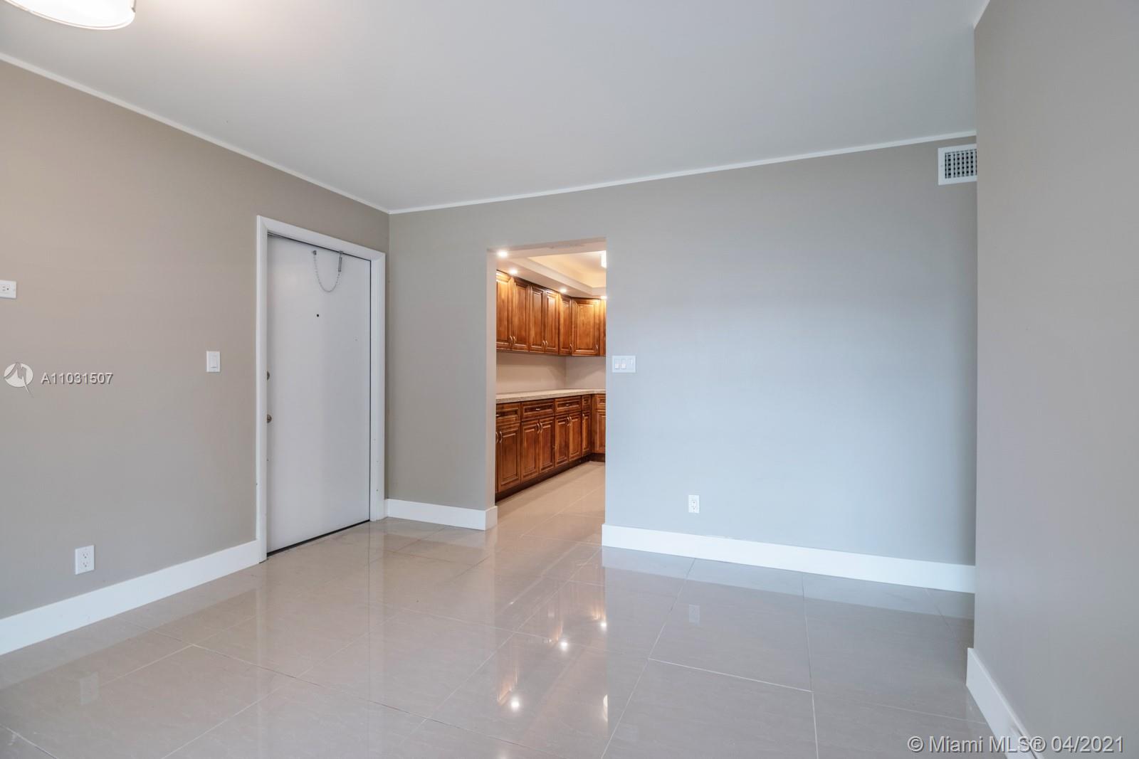 LAURELS AT MARGATE CONDO - Residential