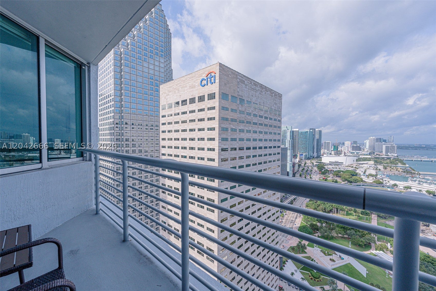 325 S BISCAYNE BLVD 4222