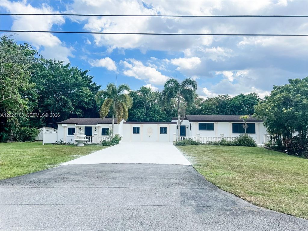 Photo of 12200 NW 20th Ct, Plantation, FL 33323 (MLS # A12026183)