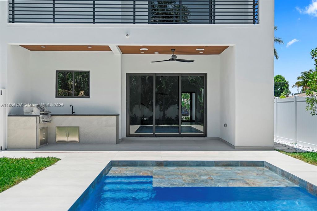 Photo of 1320 NE 16th Ave #B, Fort Lauderdale, FL 33304 (MLS # A11865438)