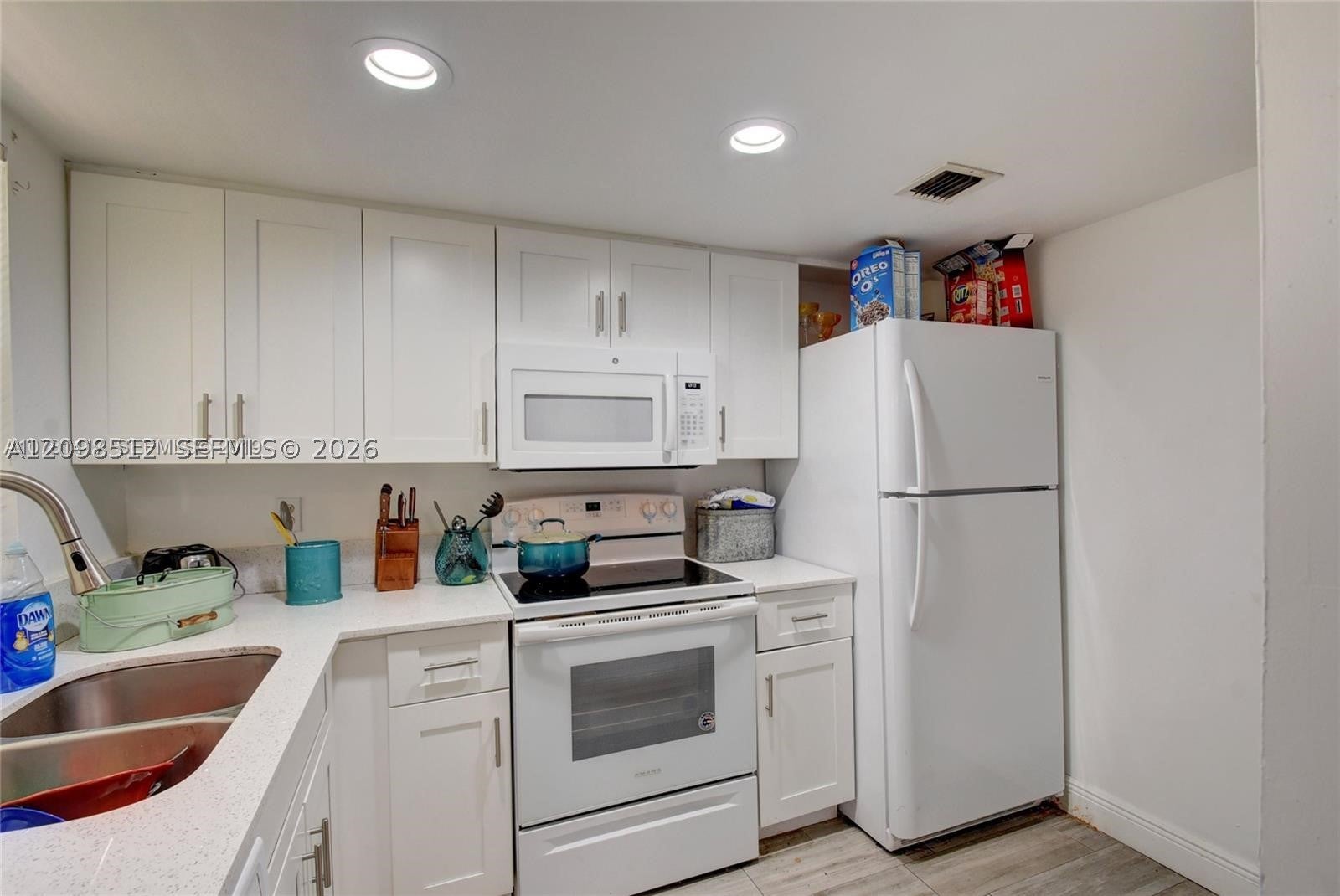7831 NW 44th Ct 7833